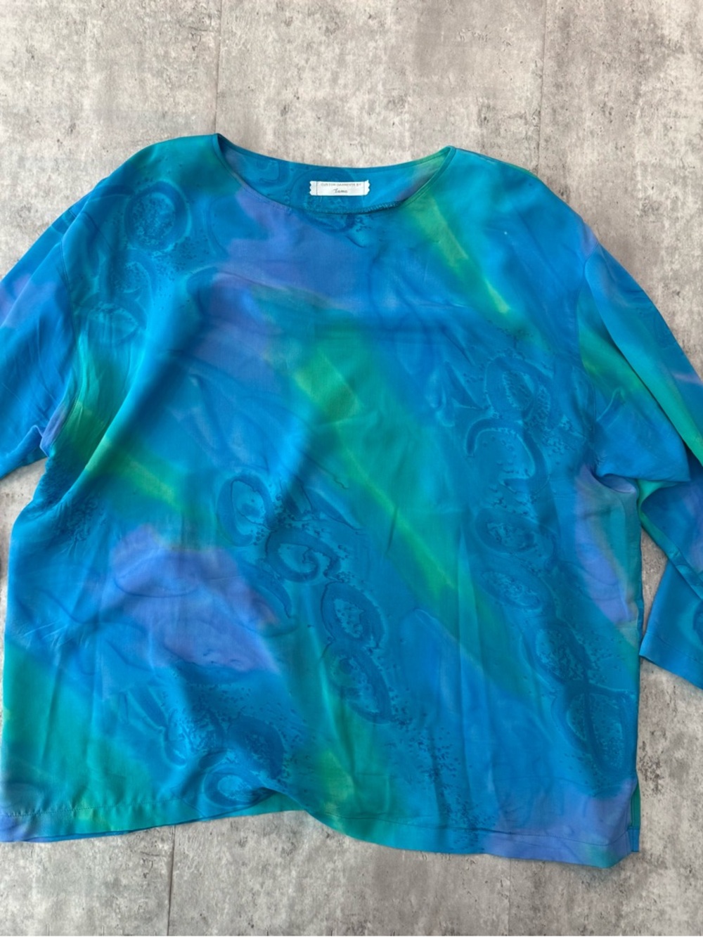 Women’s Blue-Green Abstract Print Long Sleeve Top
